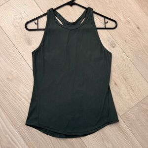 LULULEMON like new olive green ribbed lightweight tank Sz 4